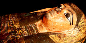 ২৬০০ বছরের পুরনো মমি ঘিরে রহস্য, খুন হয়েছিলেন এই সুন্দরী