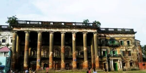 ছ’তলার সমান এই বাড়ির প্রতিটি কোণায় লুকিয়ে রয়েছে ইতিহাস