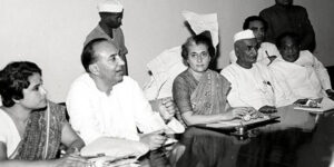 ব্যাংক নিয়ে সমস্যা কি নতুন? এর জন্য ভেঙেছিল শাসক কংগ্রেস দল!