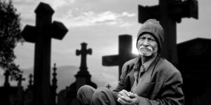 আজব এই গ্রাম, মৃতদের মাঝেই রোজ চলছে বেঁচে থাকার লড়াই