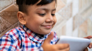 খাঁচায় বন্দি শৈশব